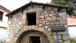 Randonnée - Montpeyroux - Le Castellas de Montpeyroux - Occitanie-rando