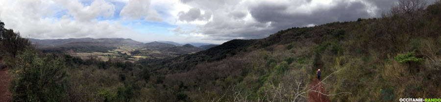 Occitanie-rando - Randonnée pédestre - Le plateau du Cayroux - Le Puech village rouge