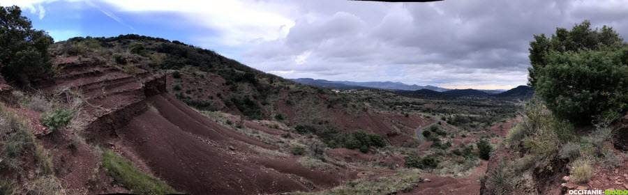 Occitanie-rando - Randonnée pédestre - Le plateau du Cayroux - Le Puech village rouge