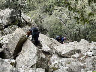 Magnifique Caroux, Du saut de l'Âne au portail des Cades