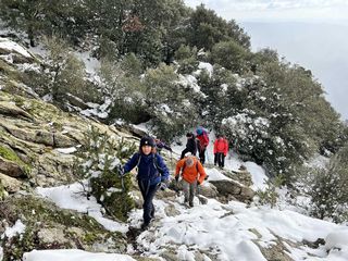 Trek dans la neige au sommet du massif du Caroux