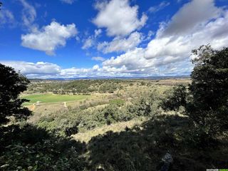 De la tourelle aux meules, une rando à la découverte des paysages de Nébian !