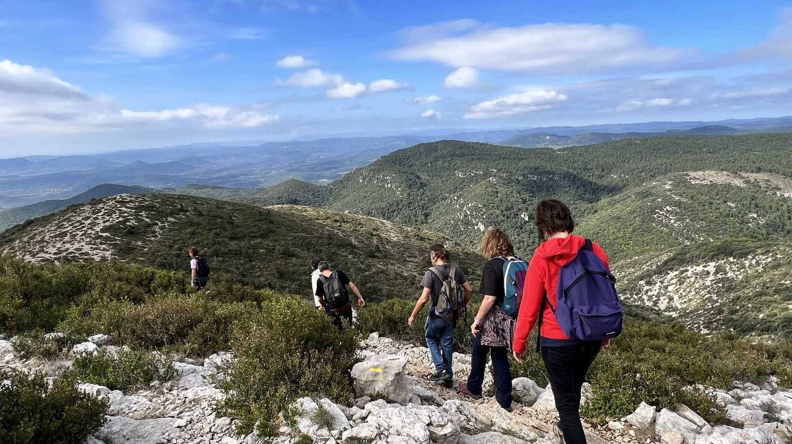 Le mont Saint-Baudille entre le plateau du Larzac et la Vallée de l'Hérault