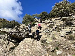 Le roc du Caroux et ses aiguilles par le sentier de Saint-Martin-de-l'Arçon