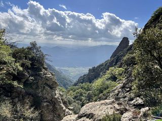 Le roc du Caroux et ses aiguilles par le sentier de Saint-Martin-de-l'Arçon