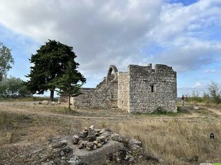 Randonnée à Castelnau-de-Guers et la chapelle Saint-Antoine du Lac