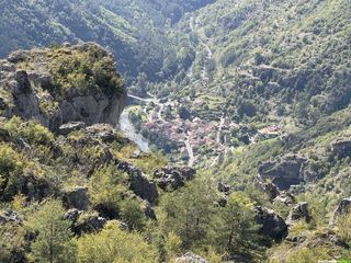 Randonnée depuis La Roque-Sainte-Marguerite : gorges de la Dourbie, causse Noir et chaos de Roquesaltes
