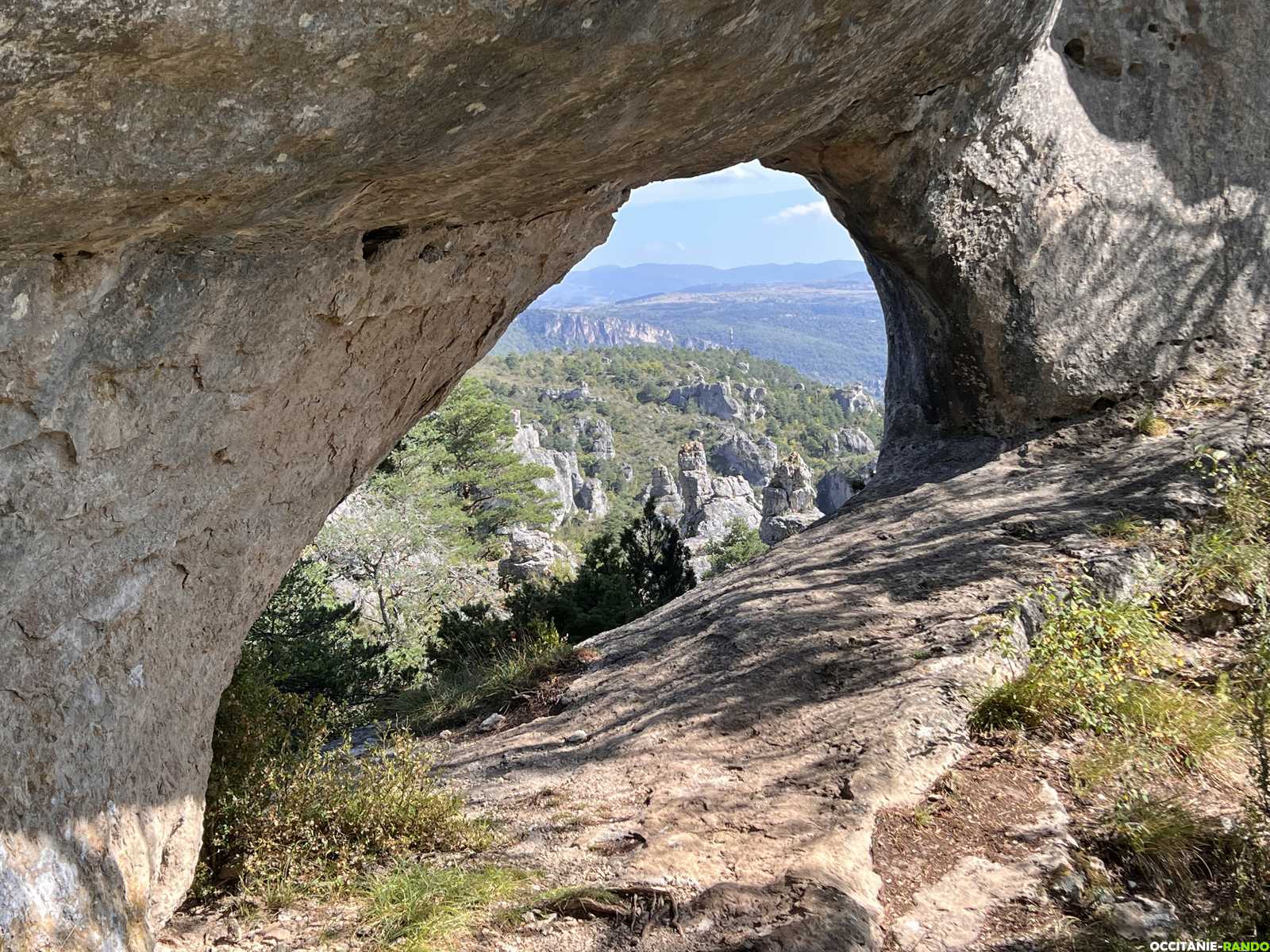 Randonnée depuis La Roque-Sainte-Marguerite : gorges de la Dourbie, causse Noir et chaos de Roquesaltes