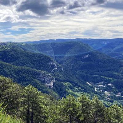 Occitanie Rando Randonnee Herault Gourgas Bout Du Monde Causse Larzac Grotte Vire 08