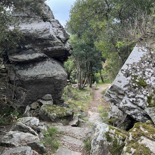 Occitanie Rando Trekking Portail Des Cades 02